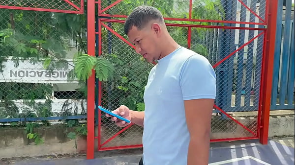 Tengo una cita con chica desconocida y termino fallándomela el primer día de la cita hasta llenarle su rico coño de mucha leche.