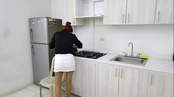 te doy toda mi verga y tu me ayudas con los trabajos de la universidad… un buen acuerdo con mi hermanastra