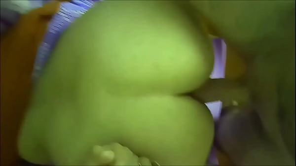 Angie madura infiel se escapa a buscar pija y ofrece el culo a los gritos como no hace en su casa recibiendo una firme cogida entre gritos de placer y dolor con el trato que merece una puta infiel..