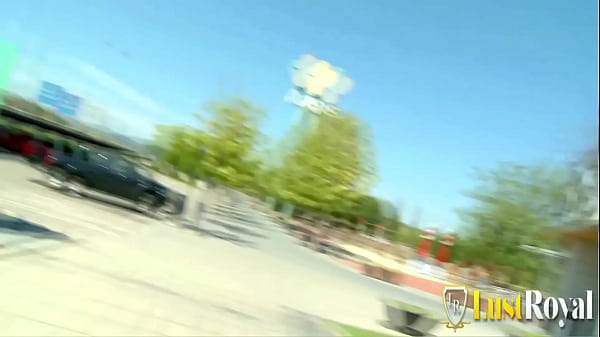 Teen with a big ass Klara Gold fucked on a pick up truck